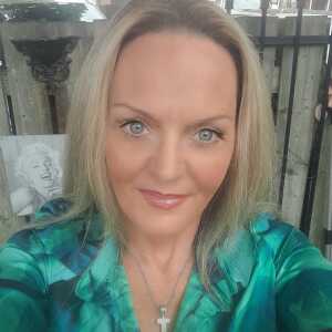 StunningEmpowerer42c6dd