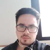 Axela2