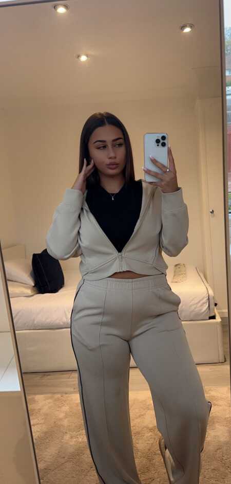 GlamorousLovergfdaec profile photo