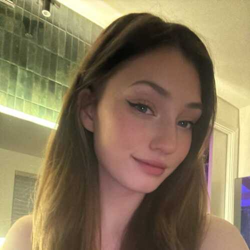 Ellie 