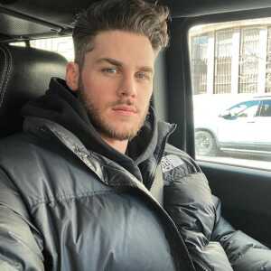 CaringSocialite9af0c