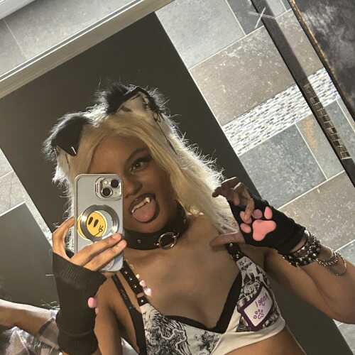Prettyfemmepup