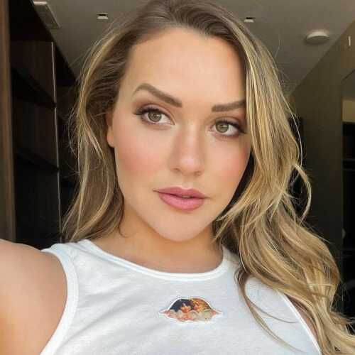 Aliana James 