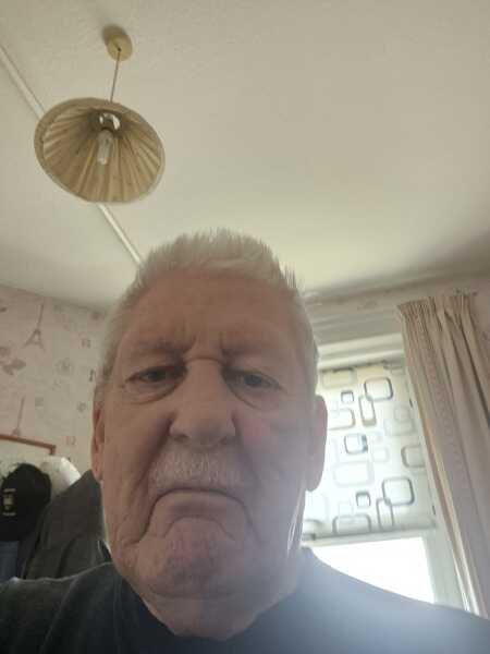Carling27 profile photo