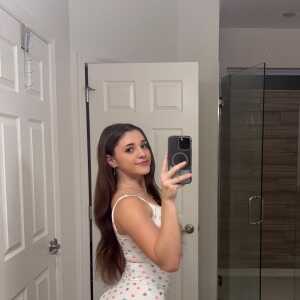 ConfidentPhotogr9842