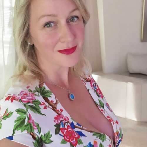 Angela3564