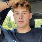 CharismaticSurferjgcdej