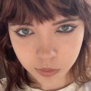 AttractiveArtist61fcb0