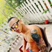 SantiHotmanizaless