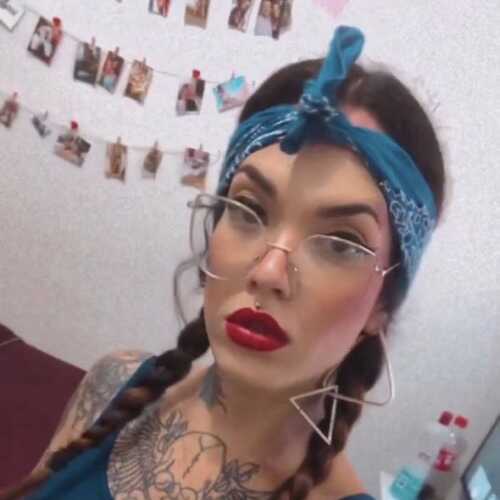 Christina077