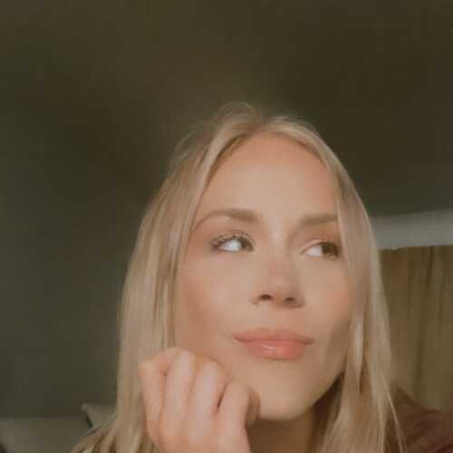 Blondiebomshell