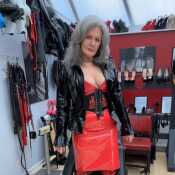 MistressMiche33