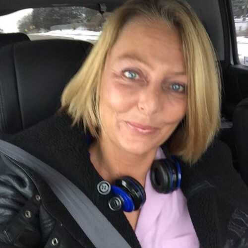 christyhol082