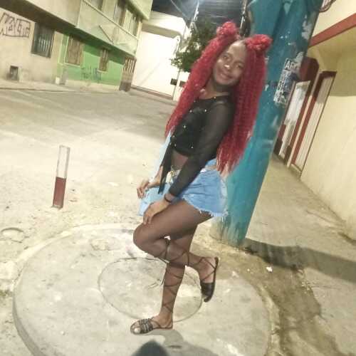 Nahomy 