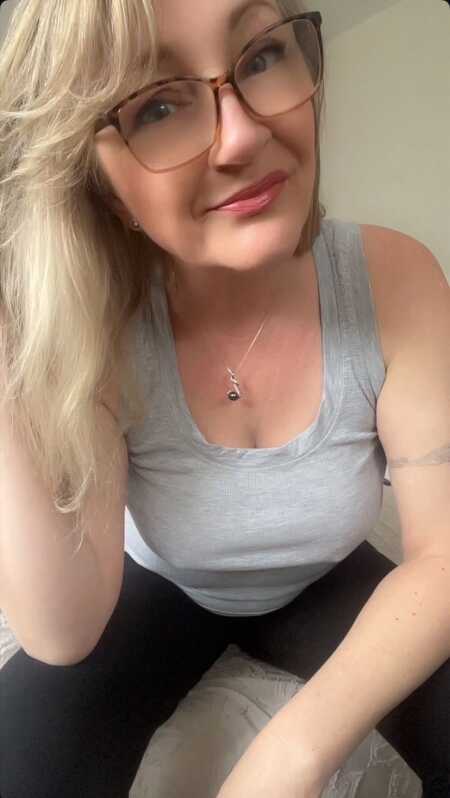 Love2Cuddle profile photo