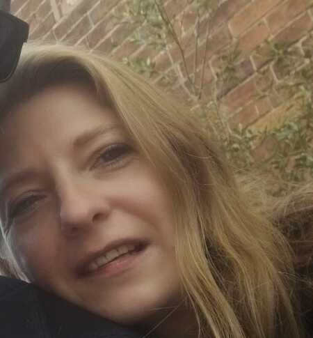 Whiteanddark profile photo
