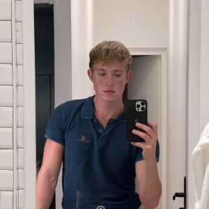 AdorableExplorerchjgjc