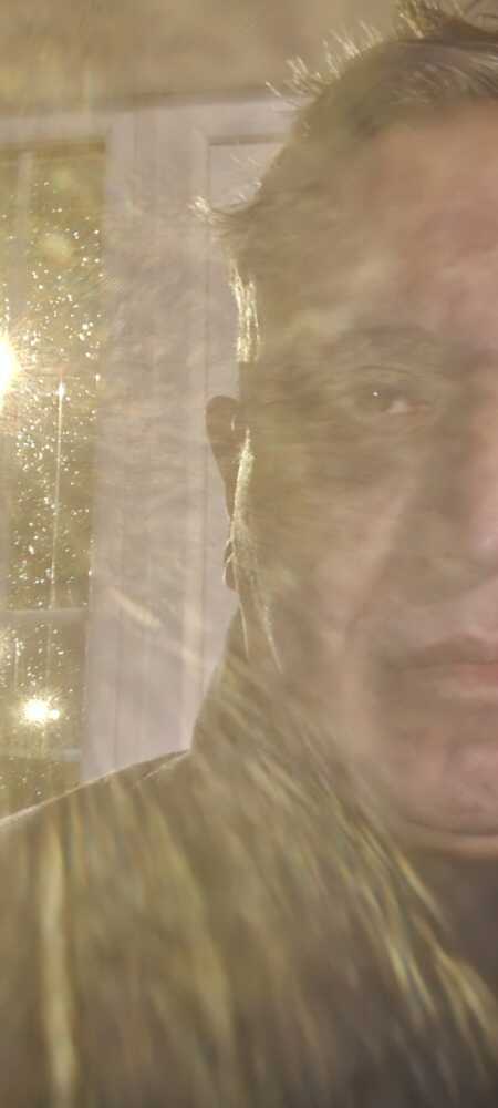 Brown British Sir profile photo