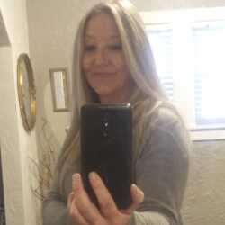 looking for sex is Day , 48 from from Des Moines